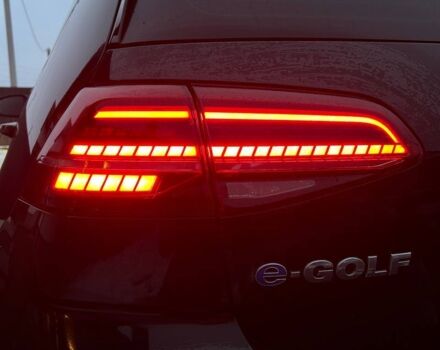 Черный Фольксваген e-Golf, объемом двигателя 0 л и пробегом 0 тыс. км за 15600 $, фото 65 на Automoto.ua