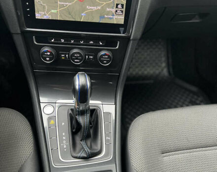Черный Фольксваген e-Golf, объемом двигателя 0 л и пробегом 110 тыс. км за 12200 $, фото 22 на Automoto.ua