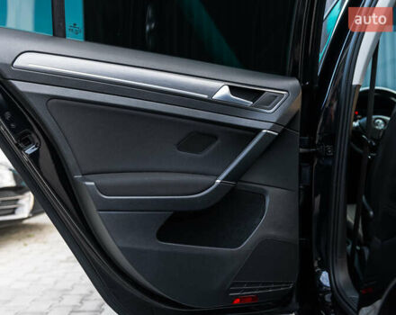 Черный Фольксваген e-Golf, объемом двигателя 0 л и пробегом 93 тыс. км за 15500 $, фото 28 на Automoto.ua