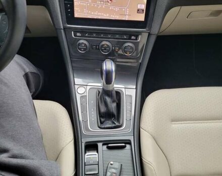 Черный Фольксваген e-Golf, объемом двигателя 0 л и пробегом 25 тыс. км за 16300 $, фото 24 на Automoto.ua