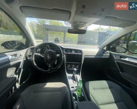 Черный Фольксваген e-Golf, объемом двигателя 0 л и пробегом 242 тыс. км за 12500 $, фото 10 на Automoto.ua