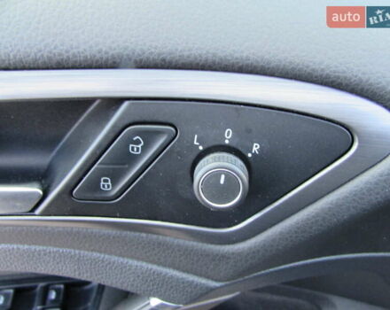 Черный Фольксваген e-Golf, объемом двигателя 0 л и пробегом 166 тыс. км за 11000 $, фото 21 на Automoto.ua