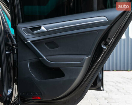 Черный Фольксваген e-Golf, объемом двигателя 0 л и пробегом 93 тыс. км за 15500 $, фото 29 на Automoto.ua