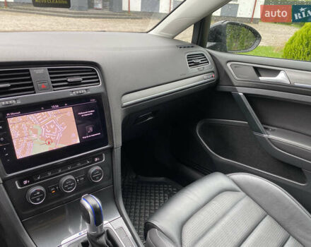 Черный Фольксваген e-Golf, объемом двигателя 0 л и пробегом 108 тыс. км за 13800 $, фото 17 на Automoto.ua