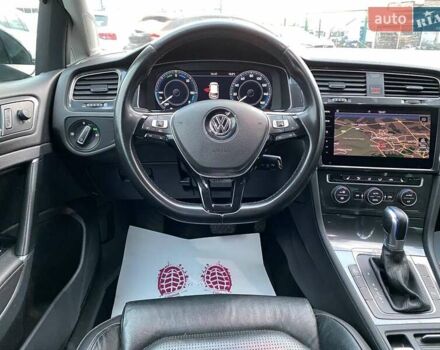 Черный Фольксваген e-Golf, объемом двигателя 0 л и пробегом 109 тыс. км за 14500 $, фото 18 на Automoto.ua