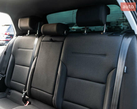 Черный Фольксваген e-Golf, объемом двигателя 0 л и пробегом 93 тыс. км за 15500 $, фото 27 на Automoto.ua