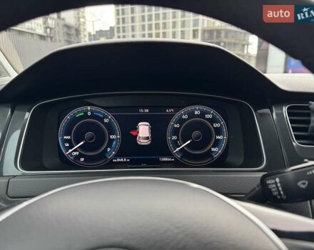 Черный Фольксваген e-Golf, объемом двигателя 0 л и пробегом 159 тыс. км за 14600 $, фото 12 на Automoto.ua