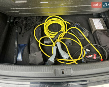 Черный Фольксваген e-Golf, объемом двигателя 0 л и пробегом 110 тыс. км за 12200 $, фото 13 на Automoto.ua