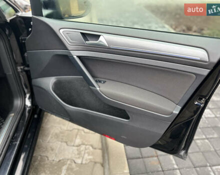 Черный Фольксваген e-Golf, объемом двигателя 0 л и пробегом 110 тыс. км за 12200 $, фото 16 на Automoto.ua