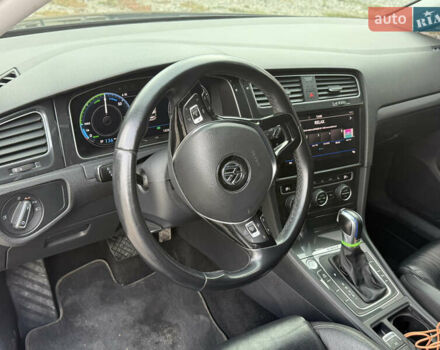 Фольксваген e-Golf 2018 в Кропивницком (Кировограде) на Automoto.ua Черный Фольксваген e-Golf, объемом двигателя 0 л и пробегом 122 тыс. км за 13700 $, фото 4 на Automoto.ua