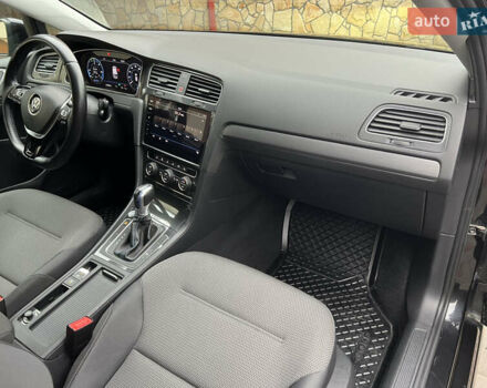 Чорний Фольксваген e-Golf, об'ємом двигуна 0 л та пробігом 109 тис. км за 12250 $, фото 36 на Automoto.ua
