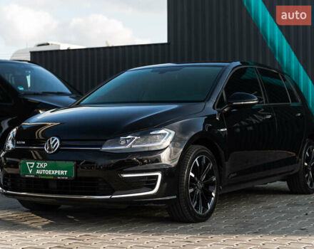 Черный Фольксваген e-Golf, объемом двигателя 0 л и пробегом 93 тыс. км за 15500 $, фото 4 на Automoto.ua