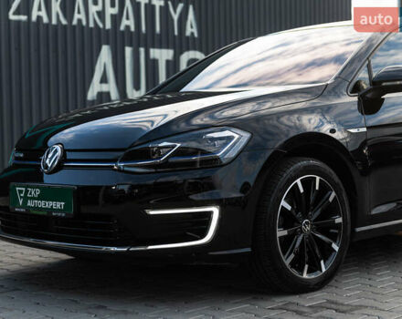 Черный Фольксваген e-Golf, объемом двигателя 0 л и пробегом 93 тыс. км за 15500 $, фото 16 на Automoto.ua