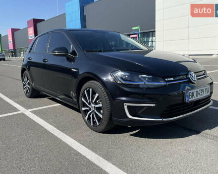 Чорний Фольксваген e-Golf, об'ємом двигуна 0 л та пробігом 65 тис. км за 14700 $, фото 1 на Automoto.ua