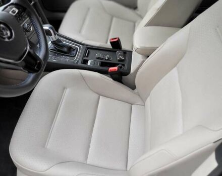 Черный Фольксваген e-Golf, объемом двигателя 0 л и пробегом 25 тыс. км за 16300 $, фото 22 на Automoto.ua