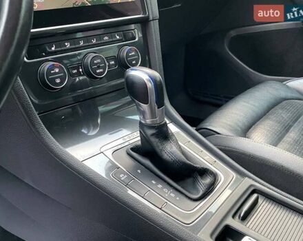 Черный Фольксваген e-Golf, объемом двигателя 0 л и пробегом 109 тыс. км за 14500 $, фото 12 на Automoto.ua