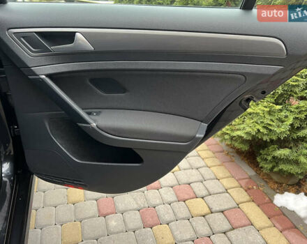 Чорний Фольксваген e-Golf, об'ємом двигуна 0 л та пробігом 109 тис. км за 12250 $, фото 33 на Automoto.ua