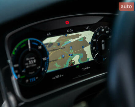 Черный Фольксваген e-Golf, объемом двигателя 0 л и пробегом 93 тыс. км за 15500 $, фото 18 на Automoto.ua