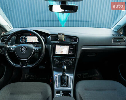 Черный Фольксваген e-Golf, объемом двигателя 0 л и пробегом 93 тыс. км за 15500 $, фото 20 на Automoto.ua