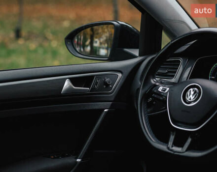 Чорний Фольксваген e-Golf, об'ємом двигуна 0 л та пробігом 110 тис. км за 12500 $, фото 34 на Automoto.ua