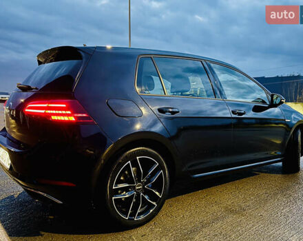 Черный Фольксваген e-Golf, объемом двигателя 0 л и пробегом 133 тыс. км за 16199 $, фото 49 на Automoto.ua