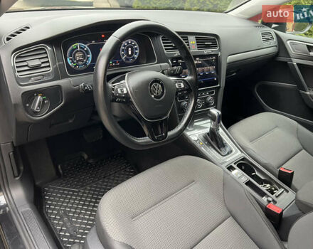 Чорний Фольксваген e-Golf, об'ємом двигуна 0 л та пробігом 109 тис. км за 12250 $, фото 13 на Automoto.ua