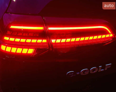 Черный Фольксваген e-Golf, объемом двигателя 0 л и пробегом 133 тыс. км за 16199 $, фото 46 на Automoto.ua