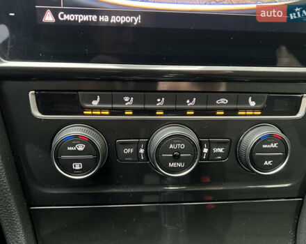 Черный Фольксваген e-Golf, объемом двигателя 0 л и пробегом 110 тыс. км за 12200 $, фото 24 на Automoto.ua