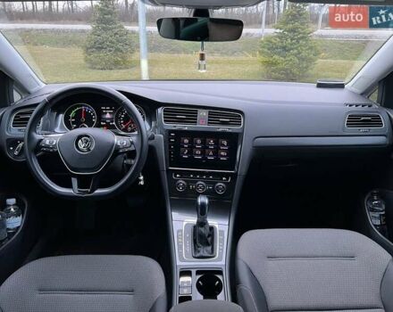 Черный Фольксваген e-Golf, объемом двигателя 0 л и пробегом 47 тыс. км за 16900 $, фото 6 на Automoto.ua