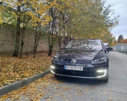 Черный Фольксваген e-Golf, объемом двигателя 0 л и пробегом 74 тыс. км за 14300 $, фото 9 на Automoto.ua