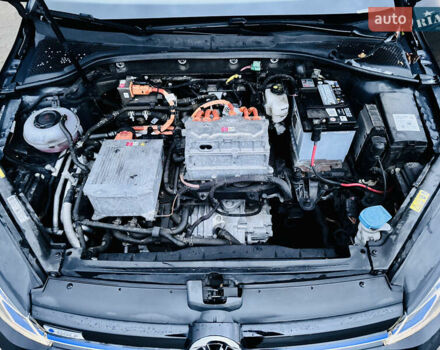Черный Фольксваген e-Golf, объемом двигателя 0 л и пробегом 133 тыс. км за 16199 $, фото 34 на Automoto.ua