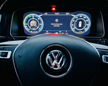 Черный Фольксваген e-Golf, объемом двигателя 0 л и пробегом 133 тыс. км за 16199 $, фото 39 на Automoto.ua