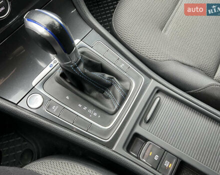 Чорний Фольксваген e-Golf, об'ємом двигуна 0 л та пробігом 109 тис. км за 12250 $, фото 18 на Automoto.ua