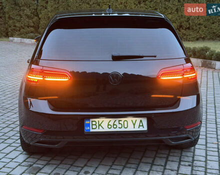 Черный Фольксваген e-Golf, объемом двигателя 0 л и пробегом 145 тыс. км за 14900 $, фото 39 на Automoto.ua