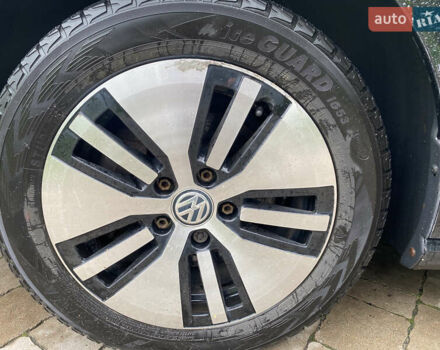 Черный Фольксваген e-Golf, объемом двигателя 0 л и пробегом 108 тыс. км за 13800 $, фото 15 на Automoto.ua