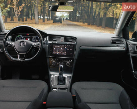 Чорний Фольксваген e-Golf, об'ємом двигуна 0 л та пробігом 110 тис. км за 12500 $, фото 36 на Automoto.ua