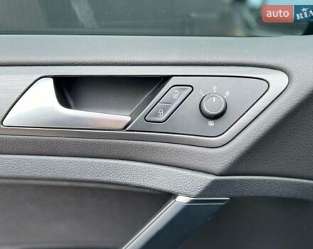 Черный Фольксваген e-Golf, объемом двигателя 0 л и пробегом 47 тыс. км за 16900 $, фото 14 на Automoto.ua