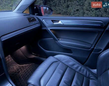 Черный Фольксваген e-Golf, объемом двигателя 0 л и пробегом 145 тыс. км за 14900 $, фото 100 на Automoto.ua