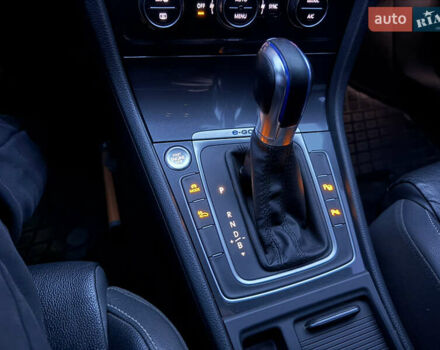 Черный Фольксваген e-Golf, объемом двигателя 0 л и пробегом 145 тыс. км за 14900 $, фото 101 на Automoto.ua
