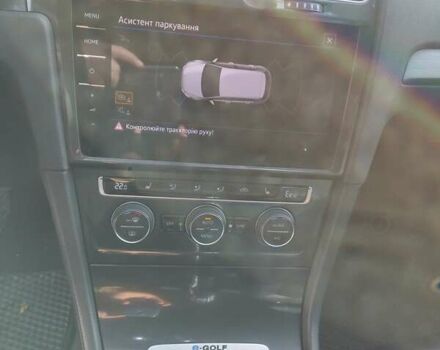 Черный Фольксваген e-Golf, объемом двигателя 0 л и пробегом 133 тыс. км за 14900 $, фото 44 на Automoto.ua