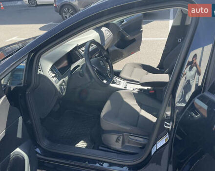 Чорний Фольксваген e-Golf, об'ємом двигуна 0 л та пробігом 65 тис. км за 14700 $, фото 10 на Automoto.ua