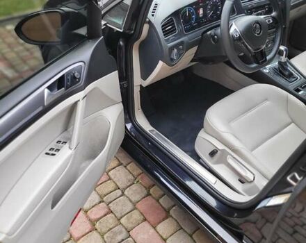 Черный Фольксваген e-Golf, объемом двигателя 0 л и пробегом 25 тыс. км за 16300 $, фото 19 на Automoto.ua