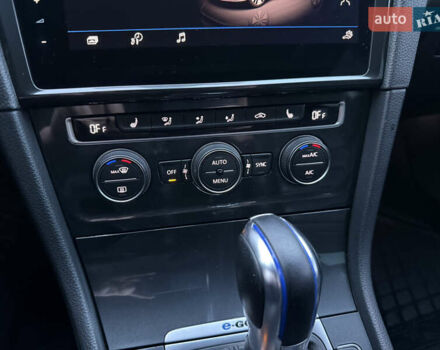 Черный Фольксваген e-Golf, объемом двигателя 0 л и пробегом 145 тыс. км за 14900 $, фото 70 на Automoto.ua