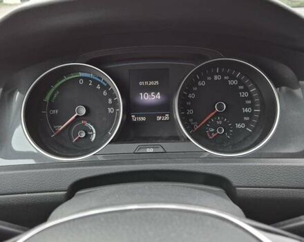 Чорний Фольксваген e-Golf, об'ємом двигуна 0 л та пробігом 121 тис. км за 13900 $, фото 3 на Automoto.ua