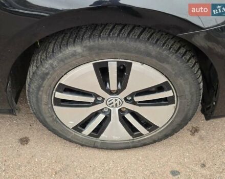 Черный Фольксваген e-Golf, объемом двигателя 0 л и пробегом 72 тыс. км за 12900 $, фото 19 на Automoto.ua