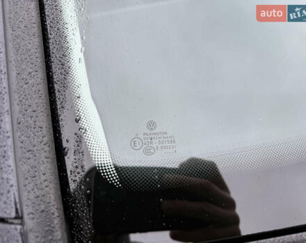 Черный Фольксваген e-Golf, объемом двигателя 0 л и пробегом 80 тыс. км за 14650 $, фото 5 на Automoto.ua