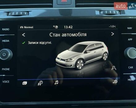 Черный Фольксваген e-Golf, объемом двигателя 0 л и пробегом 103 тыс. км за 14200 $, фото 39 на Automoto.ua
