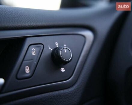 Черный Фольксваген e-Golf, объемом двигателя 0 л и пробегом 163 тыс. км за 11800 $, фото 16 на Automoto.ua