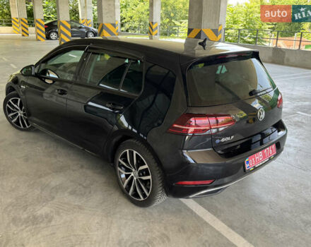 Черный Фольксваген e-Golf, объемом двигателя 0 л и пробегом 99 тыс. км за 13700 $, фото 18 на Automoto.ua