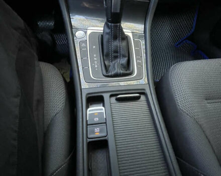 Черный Фольксваген e-Golf, объемом двигателя 0 л и пробегом 99 тыс. км за 13700 $, фото 36 на Automoto.ua